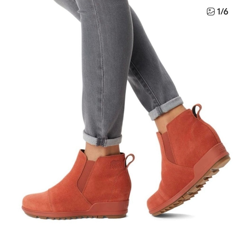 SOREL Evie Pull on Booties Warp Red wedge Gum Sole 9.5 womens boots